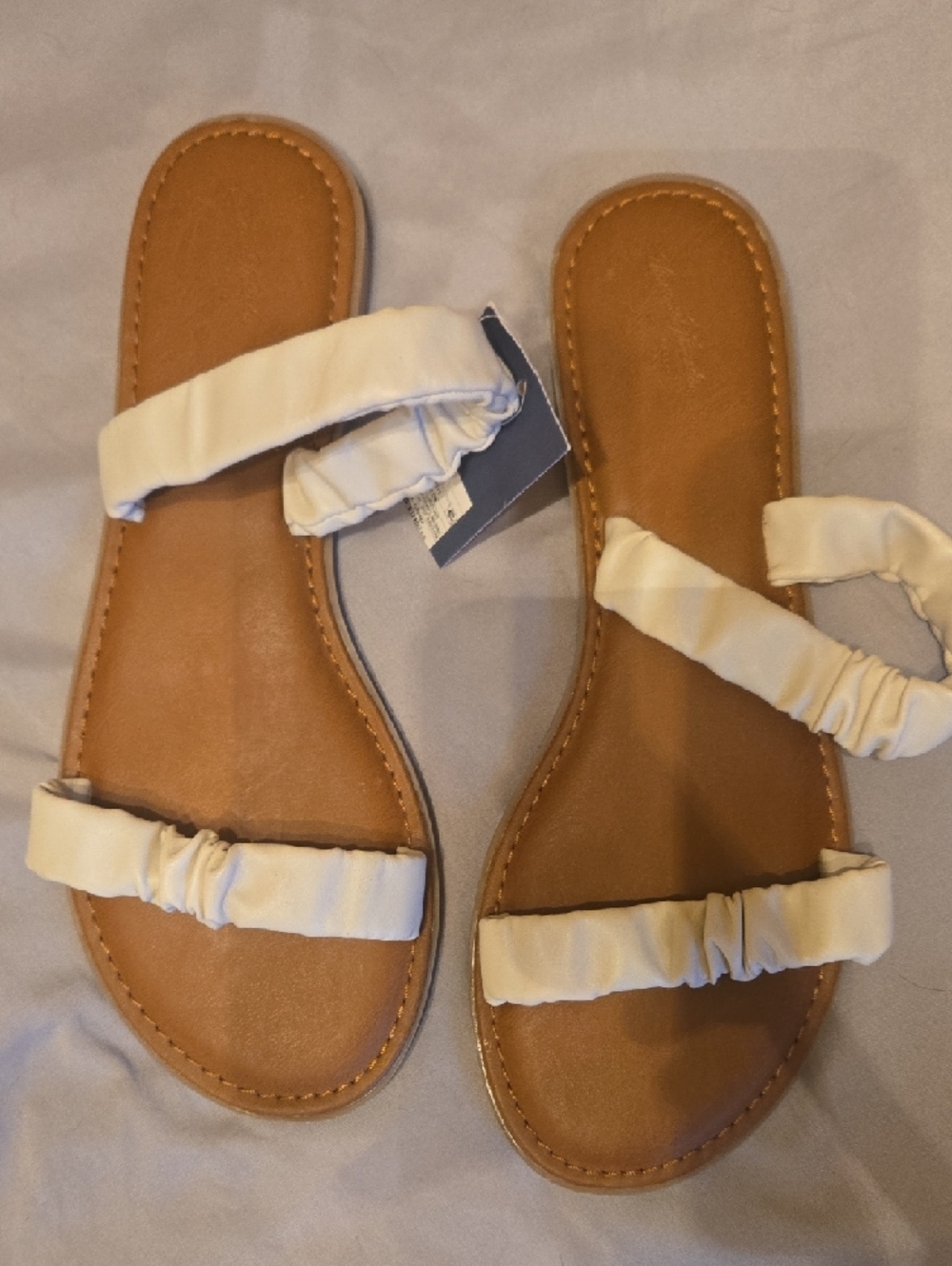 Universal Thread Cream Ruched Double-Strap Slide Sandals - Picture 2 of 4
